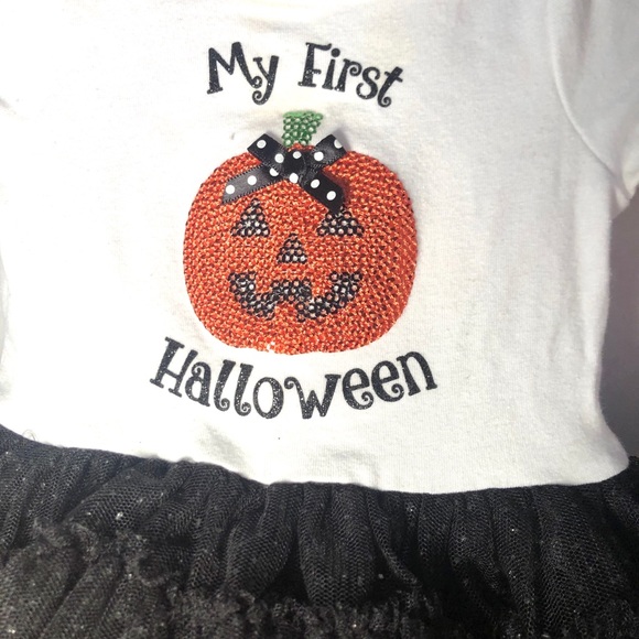 First Halloween outfit - Picture 2 of 3